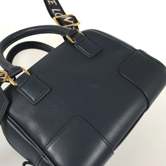 LOEWE Amazona 16 Hand bag - Picture 8 of 16